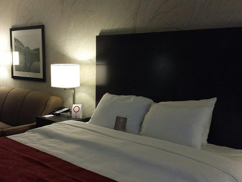 Comfort Suites Юніонтаун Екстер'єр фото