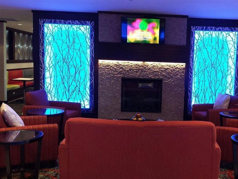 Comfort Suites Юніонтаун Екстер'єр фото