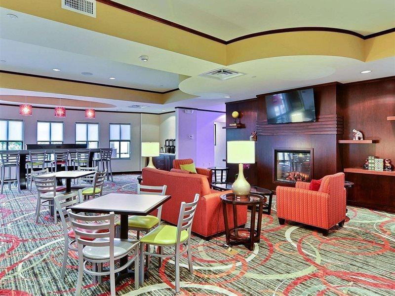 Comfort Suites Юніонтаун Екстер'єр фото
