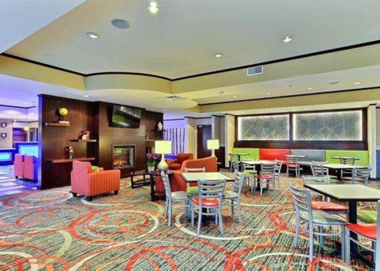 Comfort Suites Юніонтаун Екстер'єр фото