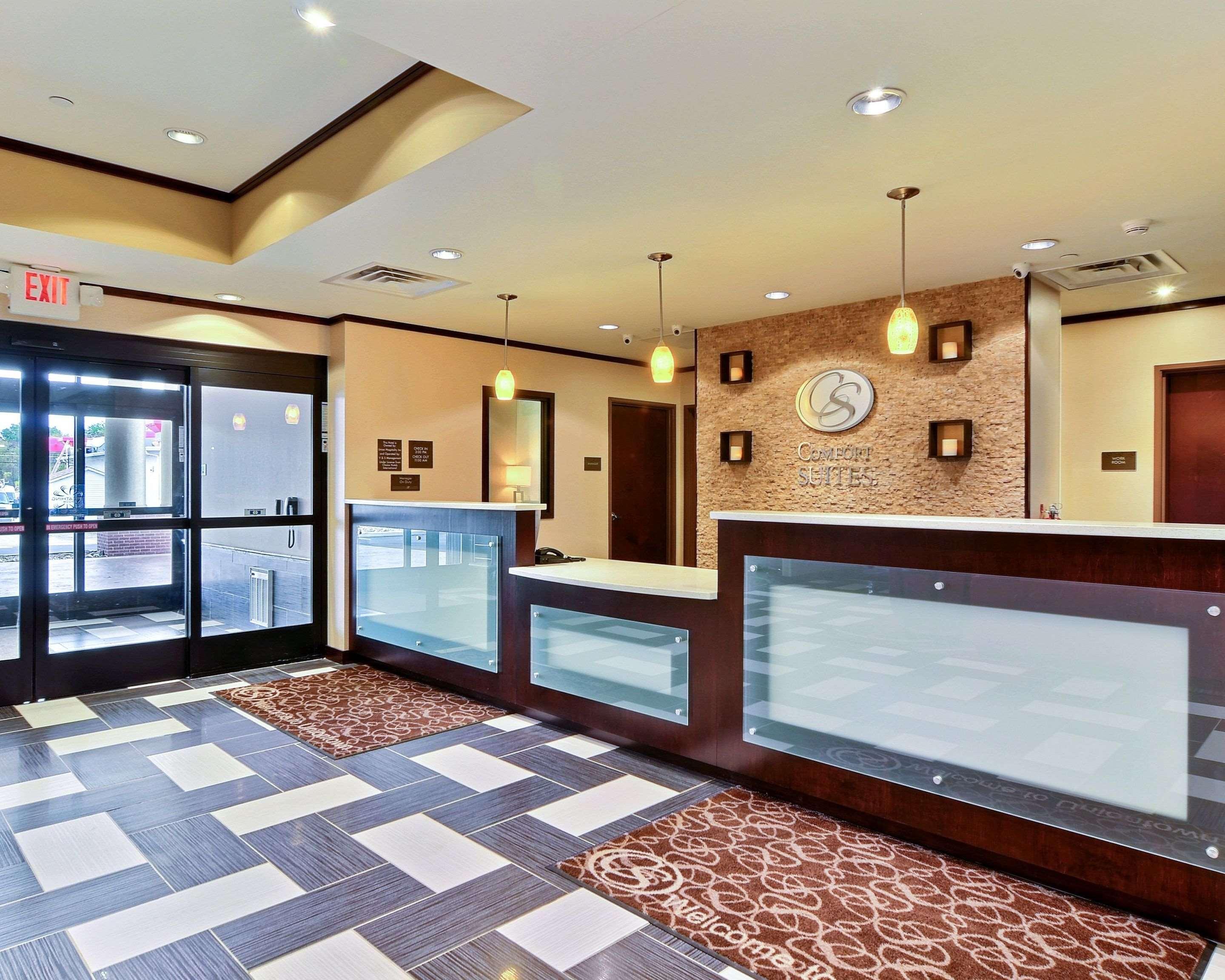 Comfort Suites Юніонтаун Екстер'єр фото