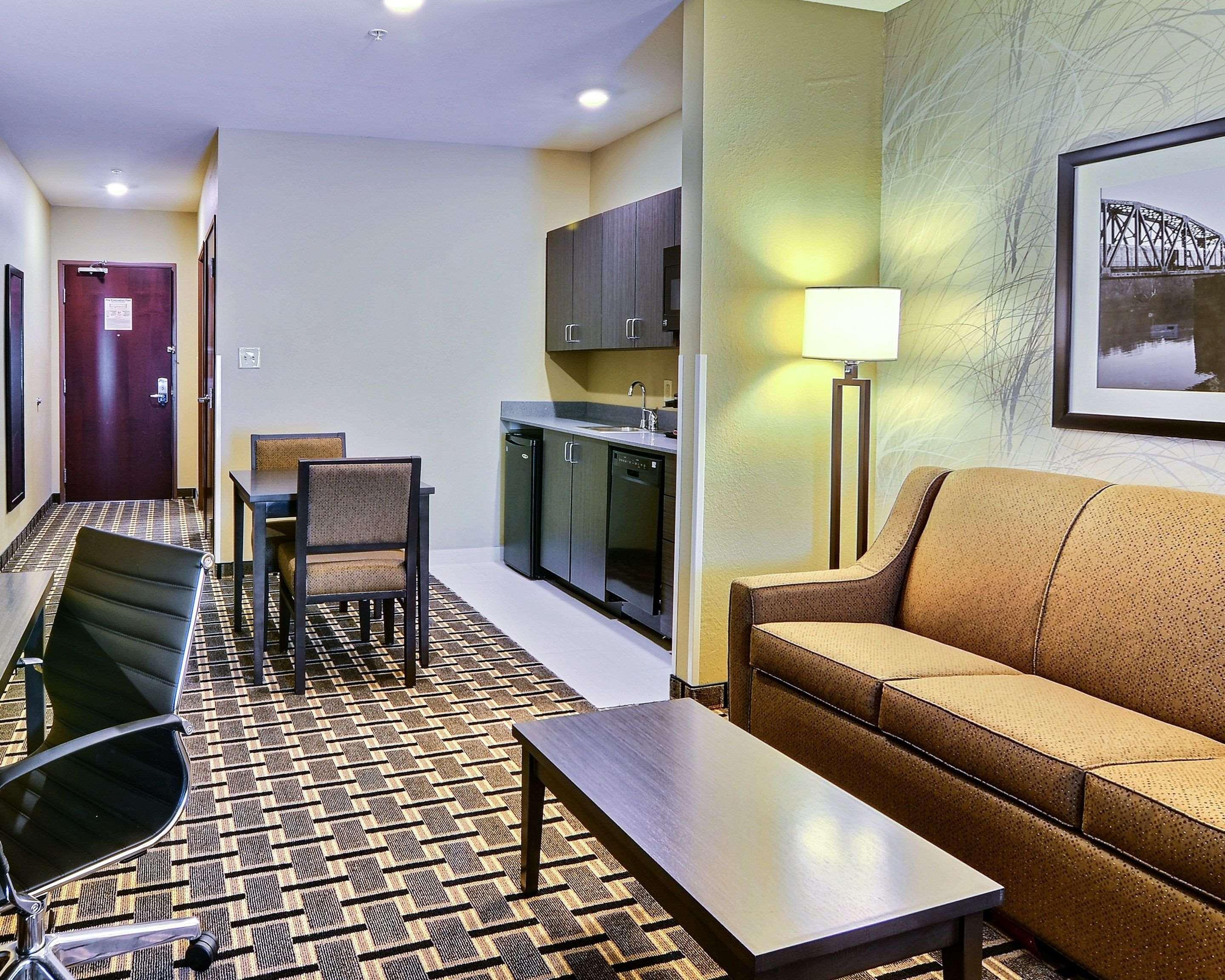 Comfort Suites Юніонтаун Екстер'єр фото