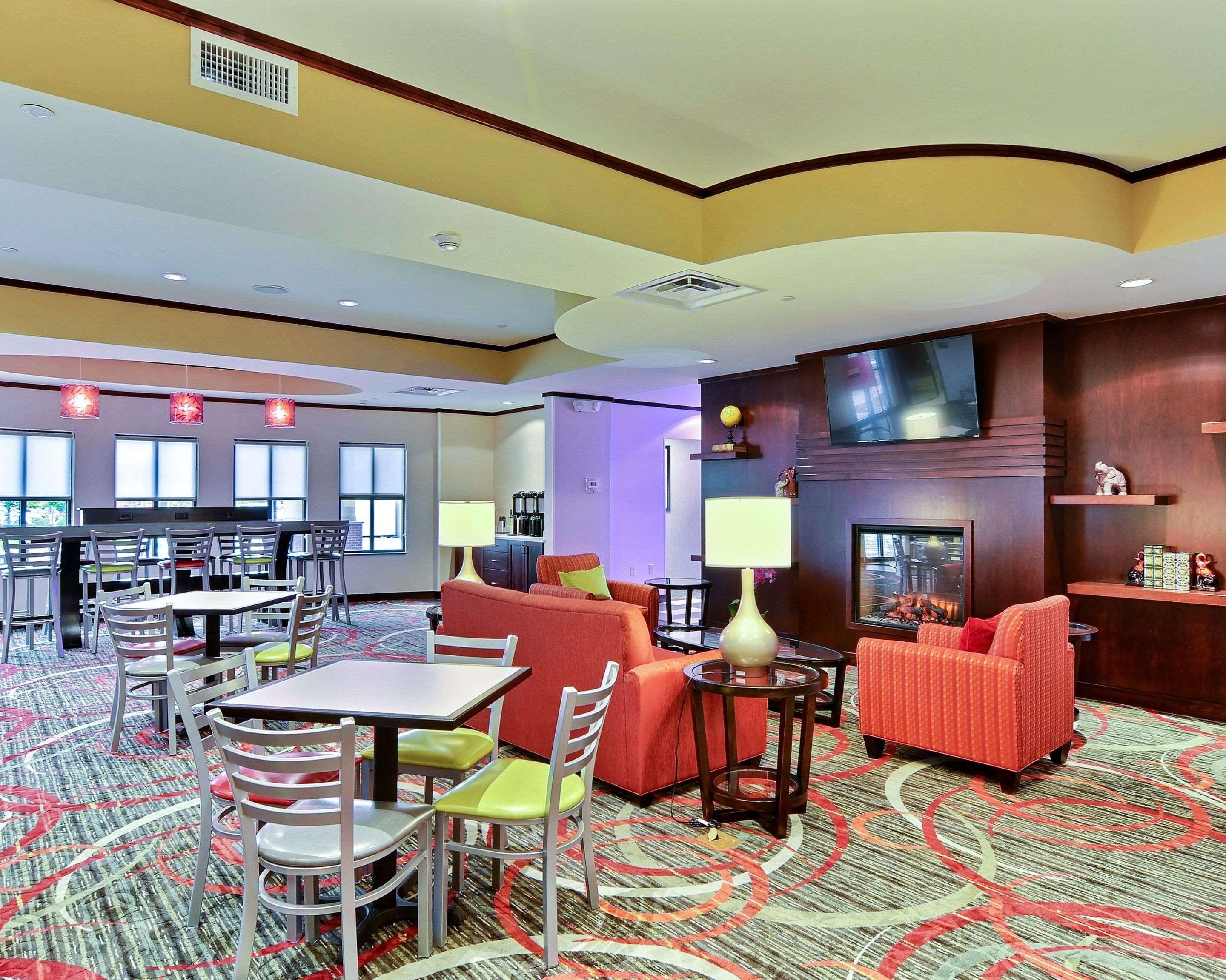 Comfort Suites Юніонтаун Екстер'єр фото