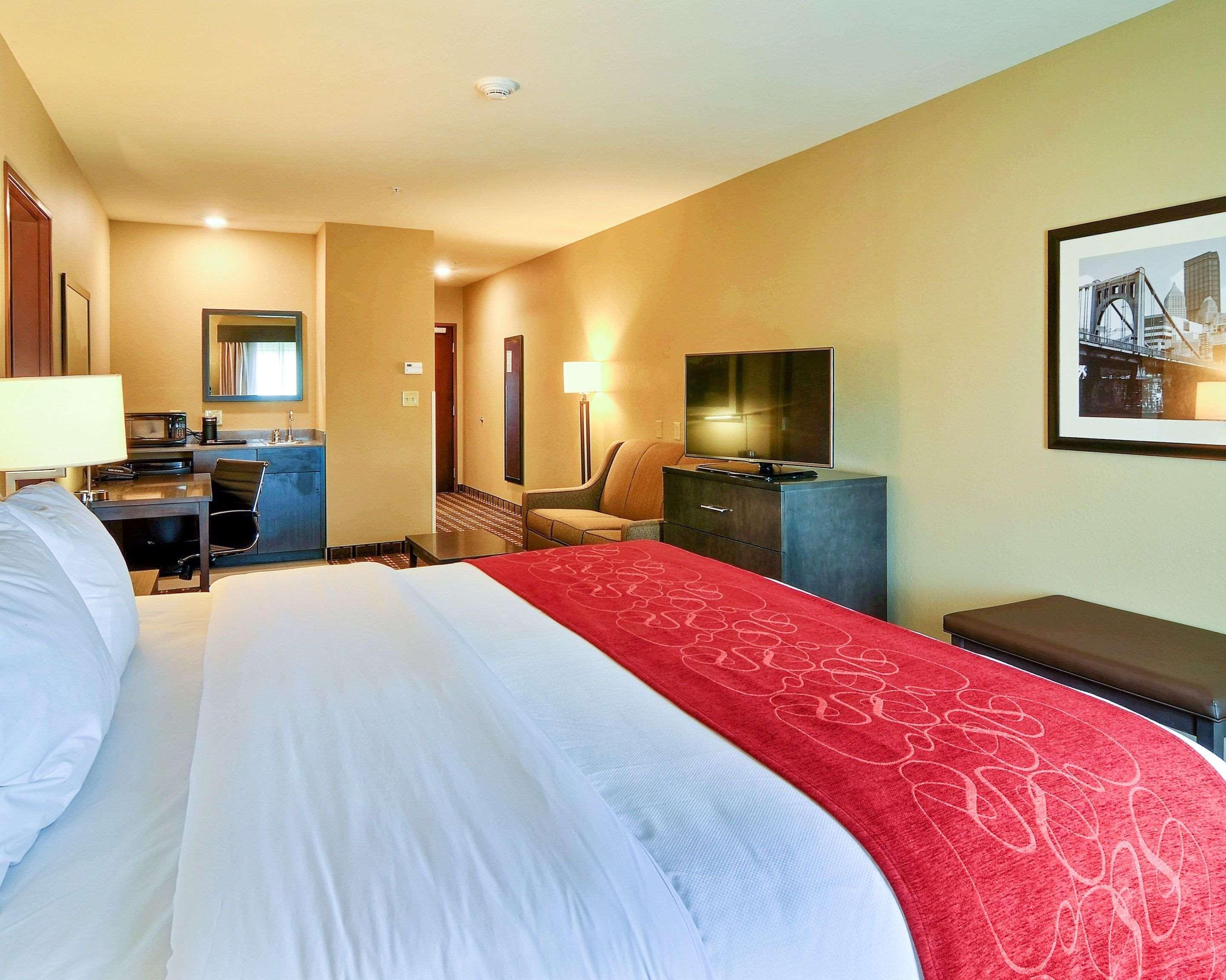 Comfort Suites Юніонтаун Екстер'єр фото