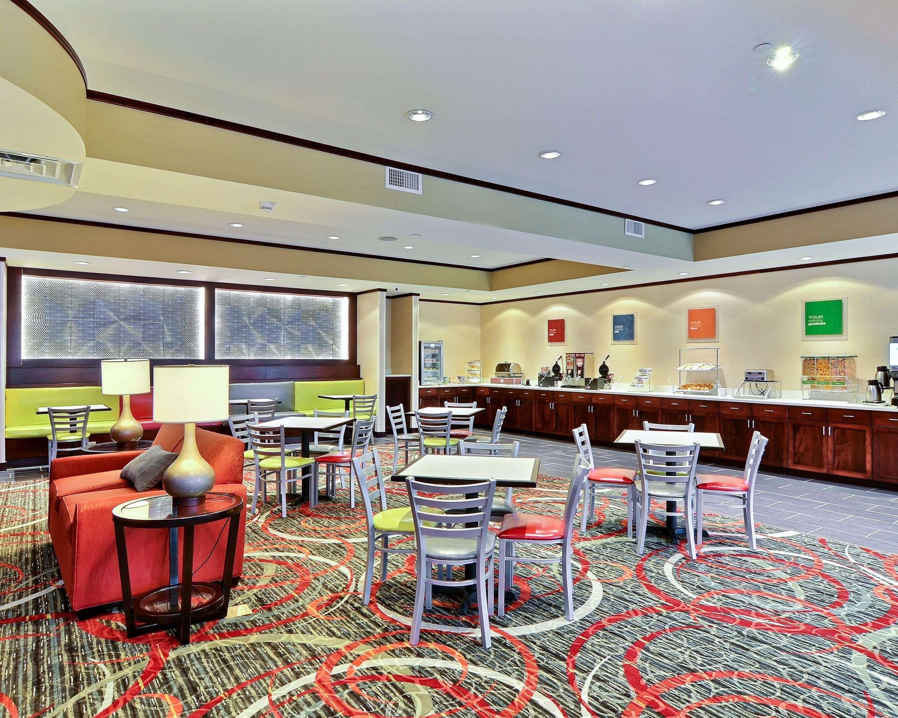 Comfort Suites Юніонтаун Екстер'єр фото
