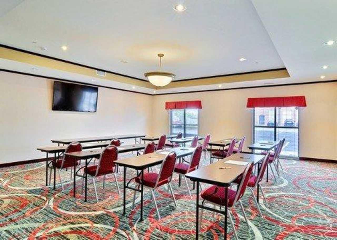 Comfort Suites Юніонтаун Екстер'єр фото