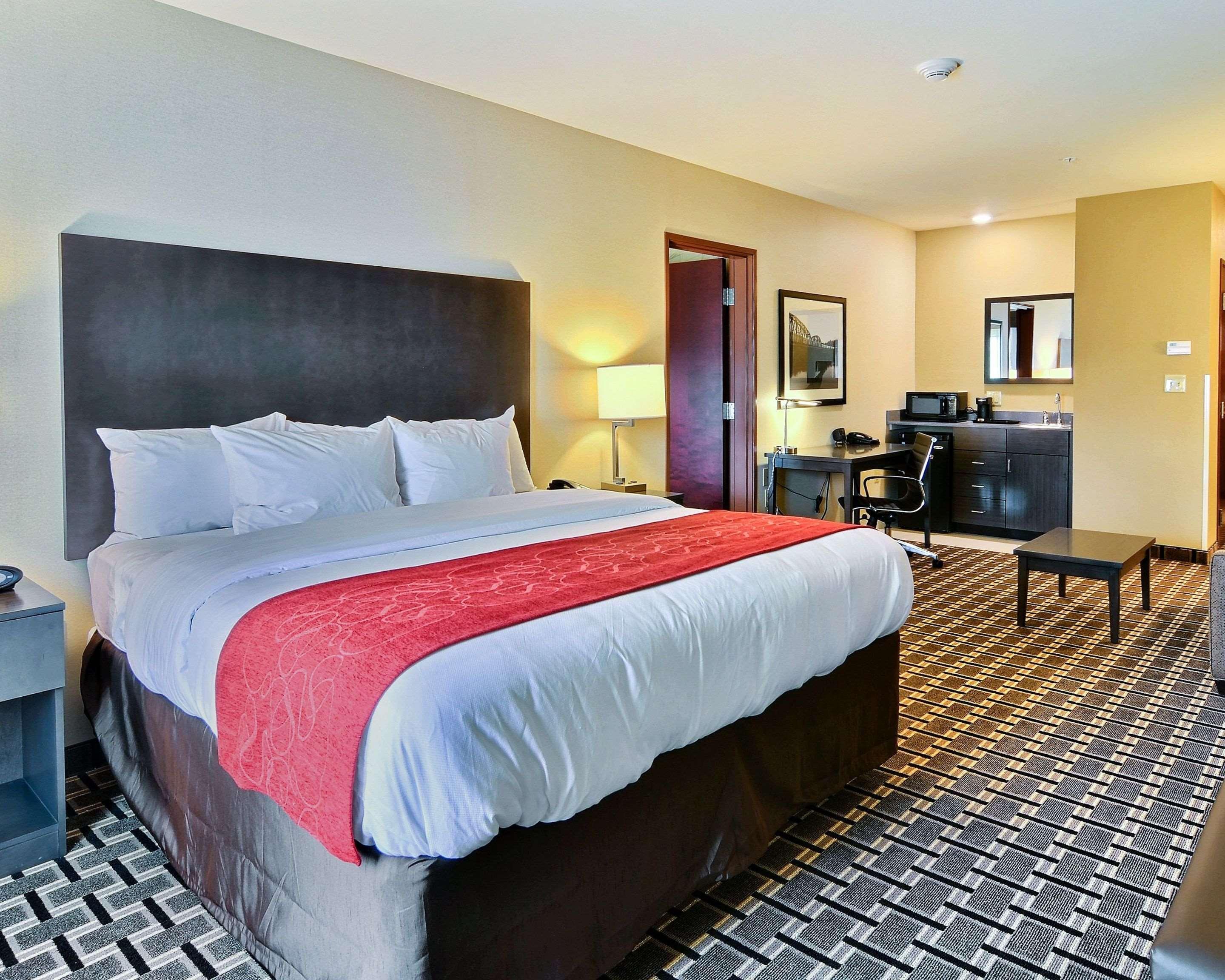 Comfort Suites Юніонтаун Екстер'єр фото