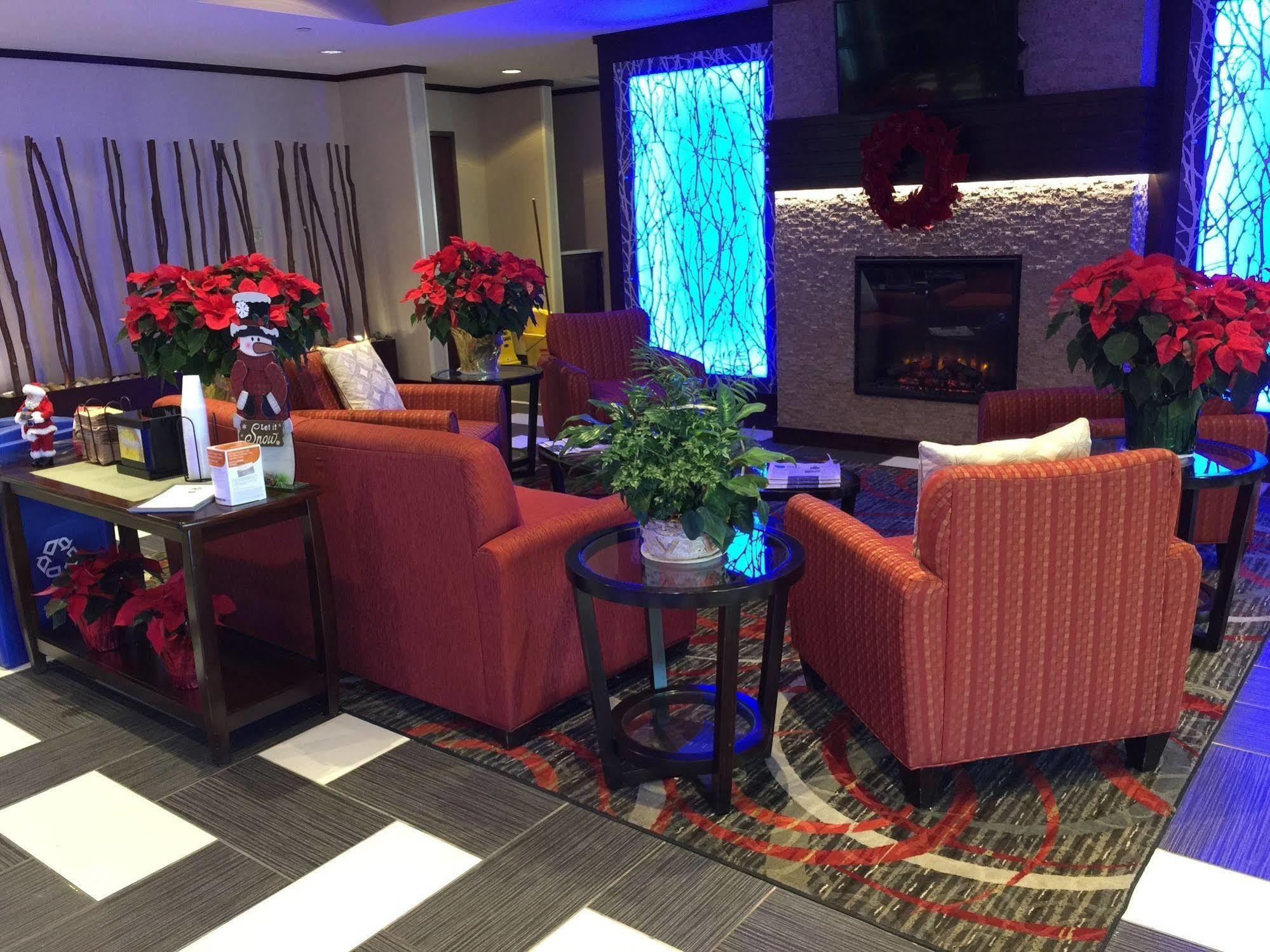 Comfort Suites Юніонтаун Екстер'єр фото
