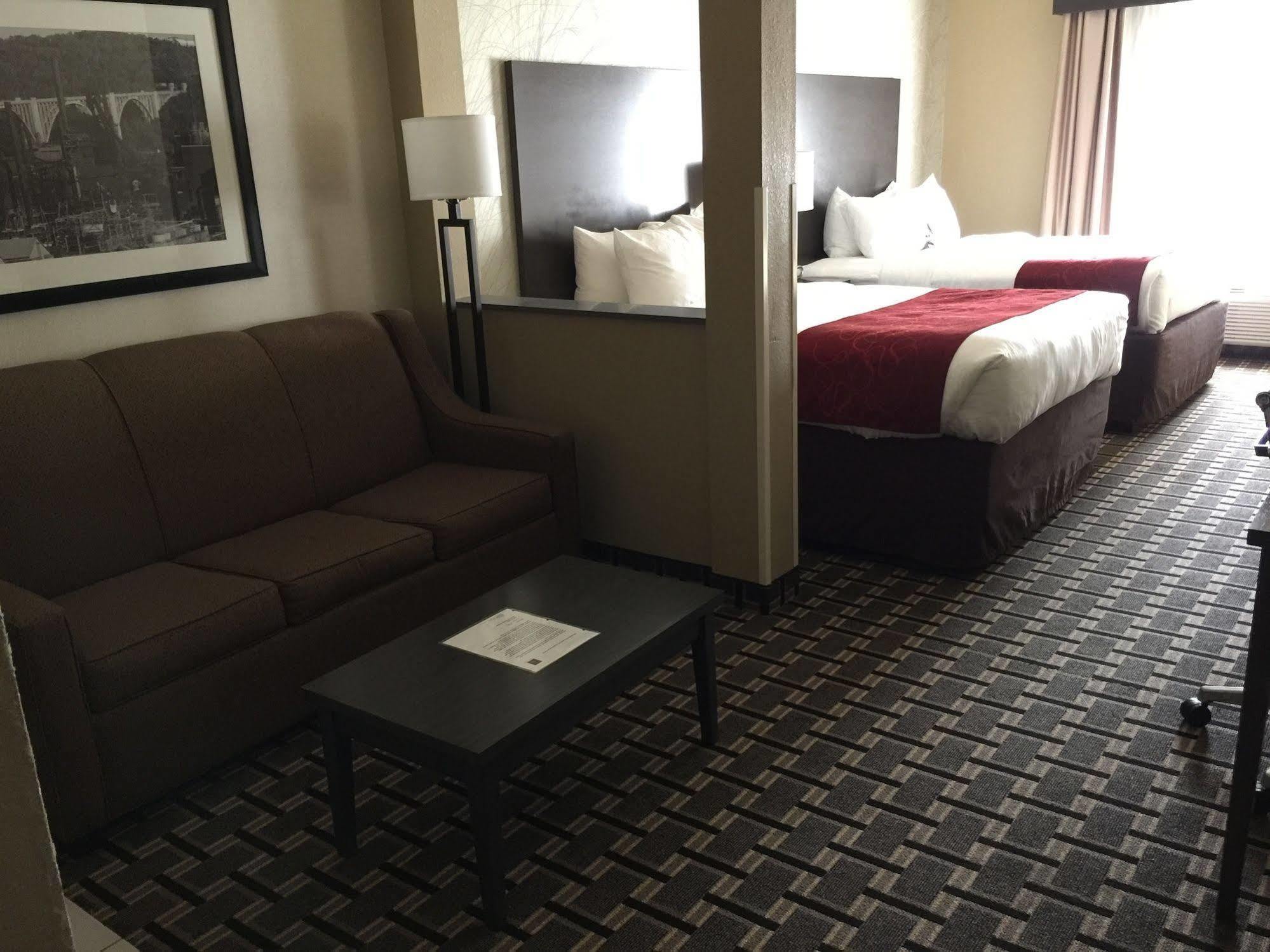 Comfort Suites Юніонтаун Екстер'єр фото